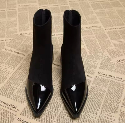 Kurze Stiefel Materialmix