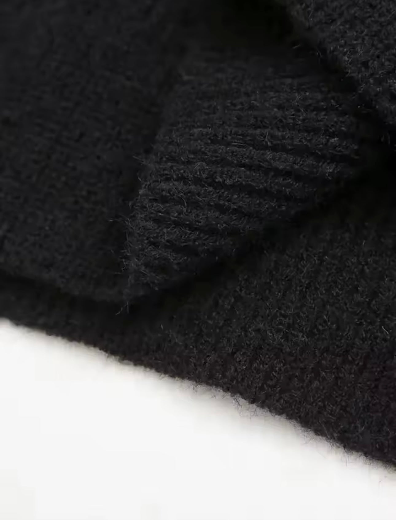 Stylischer Pullover mit Ziernähten – Schwarzer Oversize-Sweater
