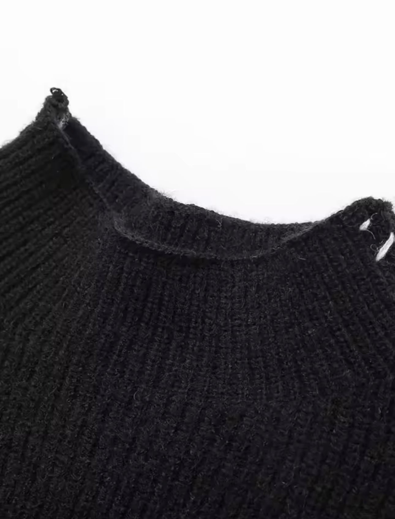 Stylischer Pullover mit Ziernähten – Schwarzer Oversize-Sweater