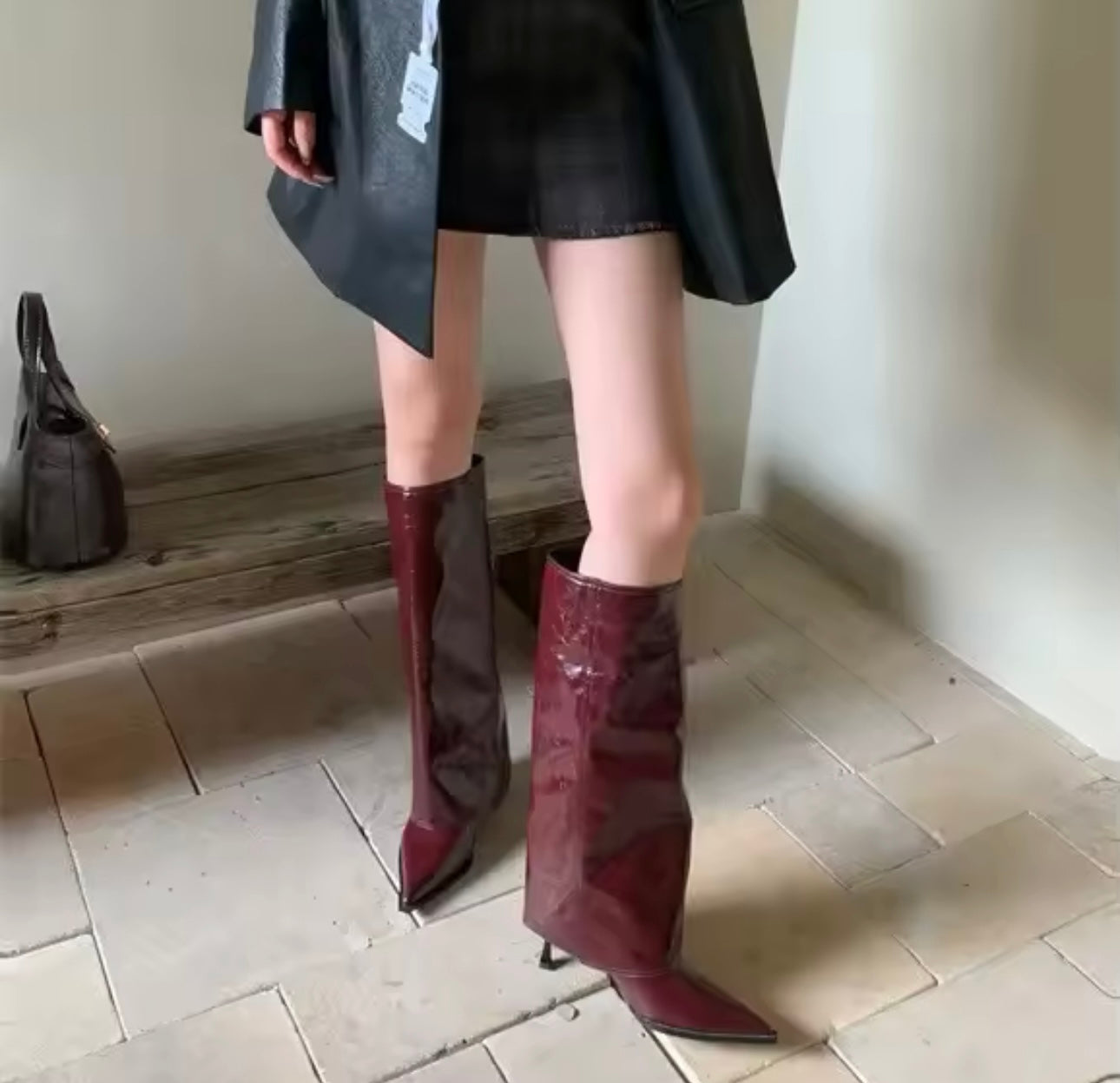 Röhrenstiefel aus Lack Leder