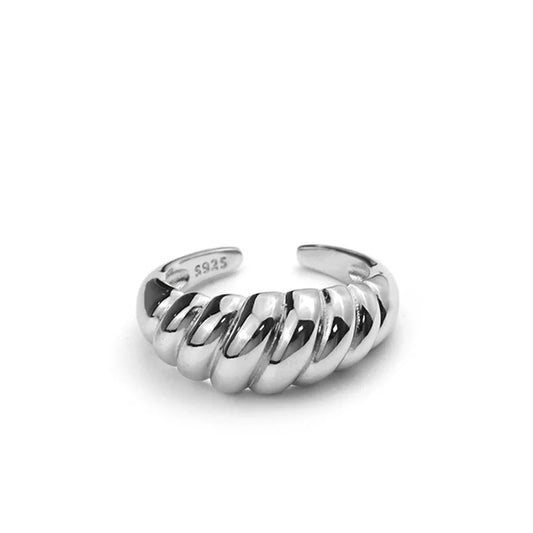 Silvéra Twist Ring